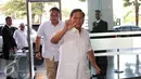 Ketua umum KMP, Prabowo Subianto saat tiba di Tower Bakri, Jakarta, Kamis, (3/9/2015) Pertemuan para pejabat Koalisi Merah Putih ini membahas persoalan PAN yang keluar dari KMP. (Liputan6.com/Helmi Afandi)