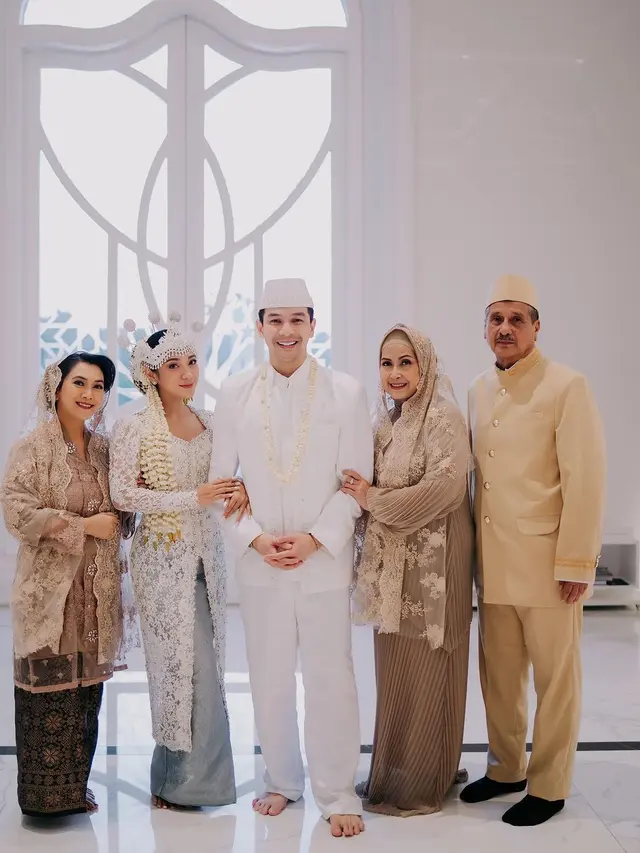 7 Momen 'Pernikahan' Dinda Kirana dan Jonathan Frizzy Ini Bikin Netizen Terkejut