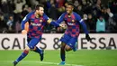 Gelandang Barcelona, Lionel Messi, merayakan gol yang dicetaknya ke gawang Granada pada laga La Liga di Stadion Camp Nou, Barcelona, Minggu (19/1). Barcelona menang 1-0 atas Granada. (AFP/Lluis Gene)