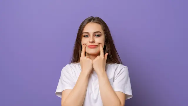 Fake Smile? Boleh, Tapi Jangan Terlalu Sering