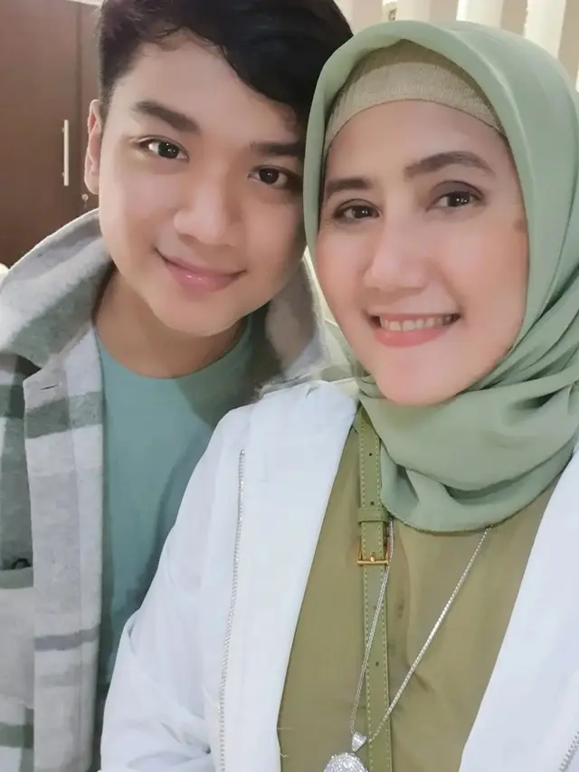 Agi Syahrain, anak sulung Ine Sinthya (Foto: Instagram @inesinthya)