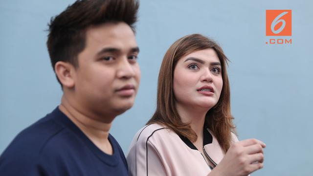 [Bintang] Billy Syahputra dan Hilda Vitria