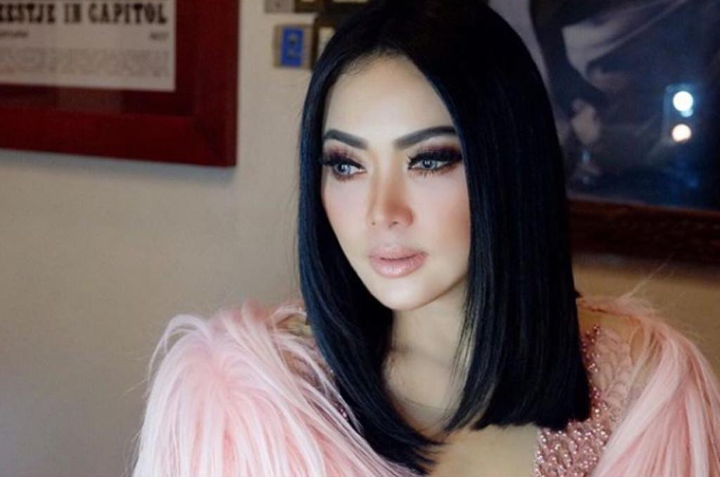 Mau tahu rahasia hemat dan alami miliki kulit wajah sebening Princess Syahrini? Lihat di sini, yuk. (Instagram/princessyahrini).