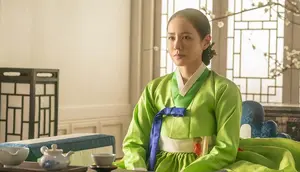 Gaya Hanbok Son Ye Jin di Drama The Scandal 2026