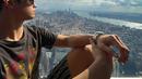 Al Ghazali menatap kemegahan kota New York dari Empire State Building. (Foto: Instagram/ alghazali7)