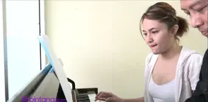 Marshanda memutuskan untuk mendalami alat musik, pilihannya jatuh pada drum dan piano. Simak aktivitas Marshanda hanya di Bintang.com.