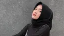 Sebagai selebgram, pemilik nama lengkao Putri Delina Andriany Sutisna ini selalu tampil stylish. Ia pun konsisten untuk terus mengenakan hijab. (Liputan6.com/IG/putridelinaa)