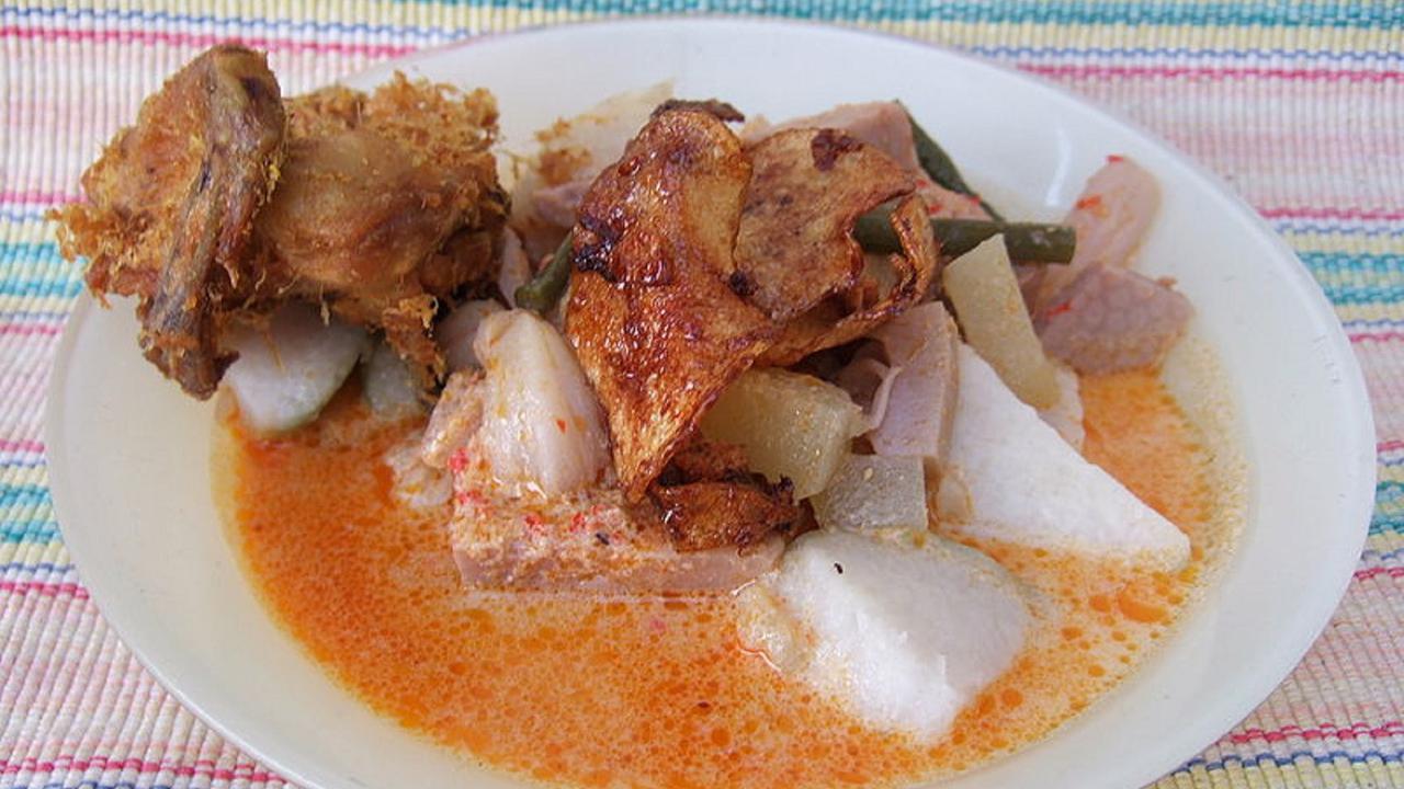 Ketupat sayur