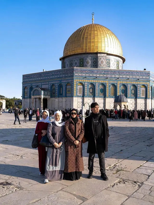 6 Potret Mulan Jameela dan Keluarga di Palestina, Kunjungi Masjid Al Aqsa