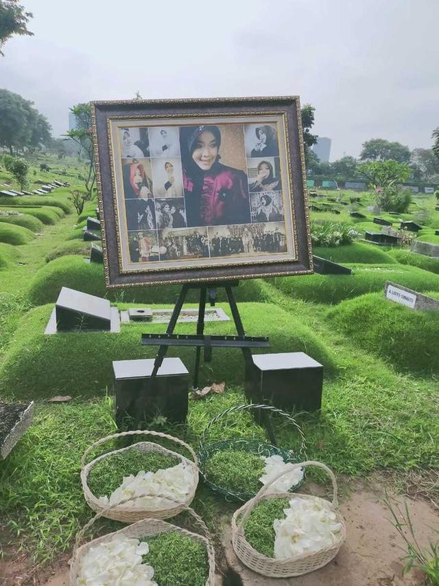 7 Potret Suasana Lokasi Pemakaman Rina Gunawan, Satu Makam dengan Sang Ayah