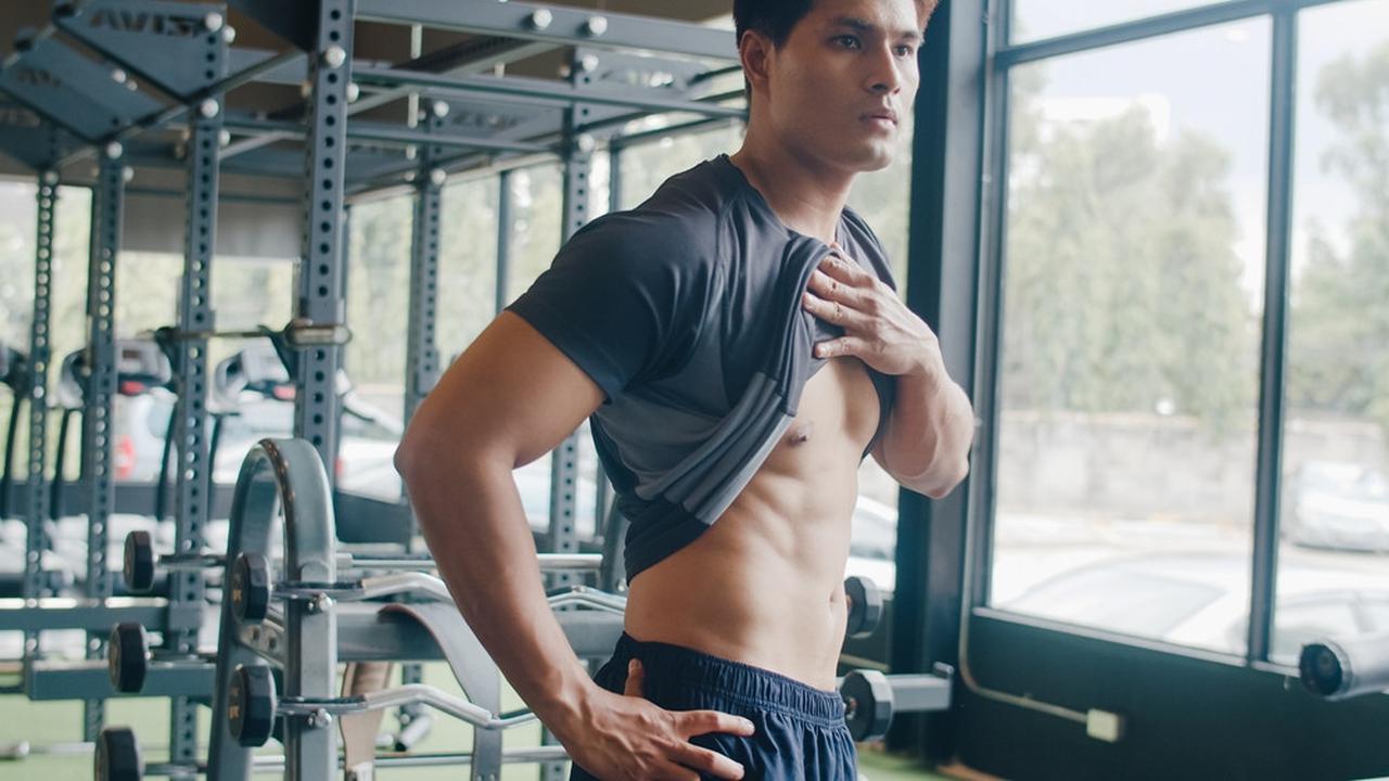 Jerawat di Dada Pria, Ketahui Penyebab dan Cara Mengatasinya