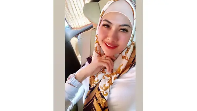 Adik Almarhum Julia Perez Mantap Berhijab, Ini 6 Potret Pesonanya