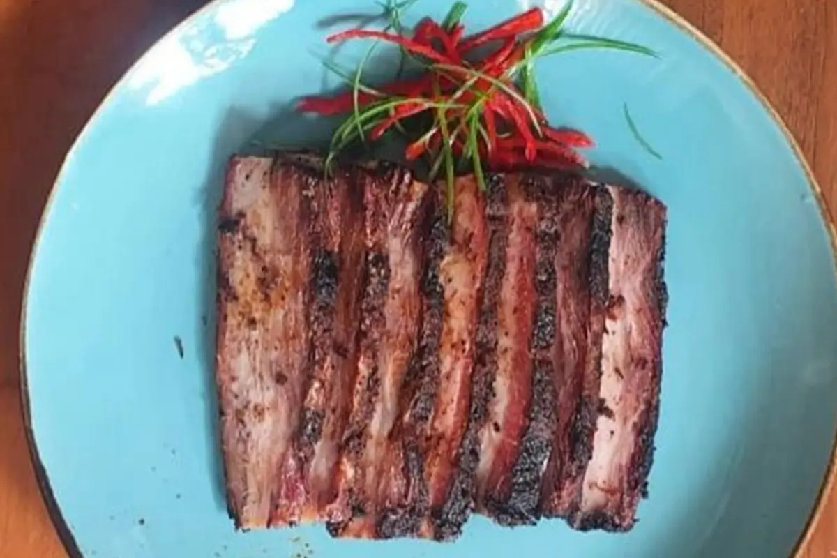 Dimasak Selama 16 Jam, Rahasia Lezatnya Smoked Beef Andalan Smoox by Suguhand