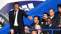 Reaksi manajer Chelsea Antonio Conte pada laga melawan Leicester City di Stamford Bridge, London, 15 Oktober 2016. (AFP/Glyn Kirk)