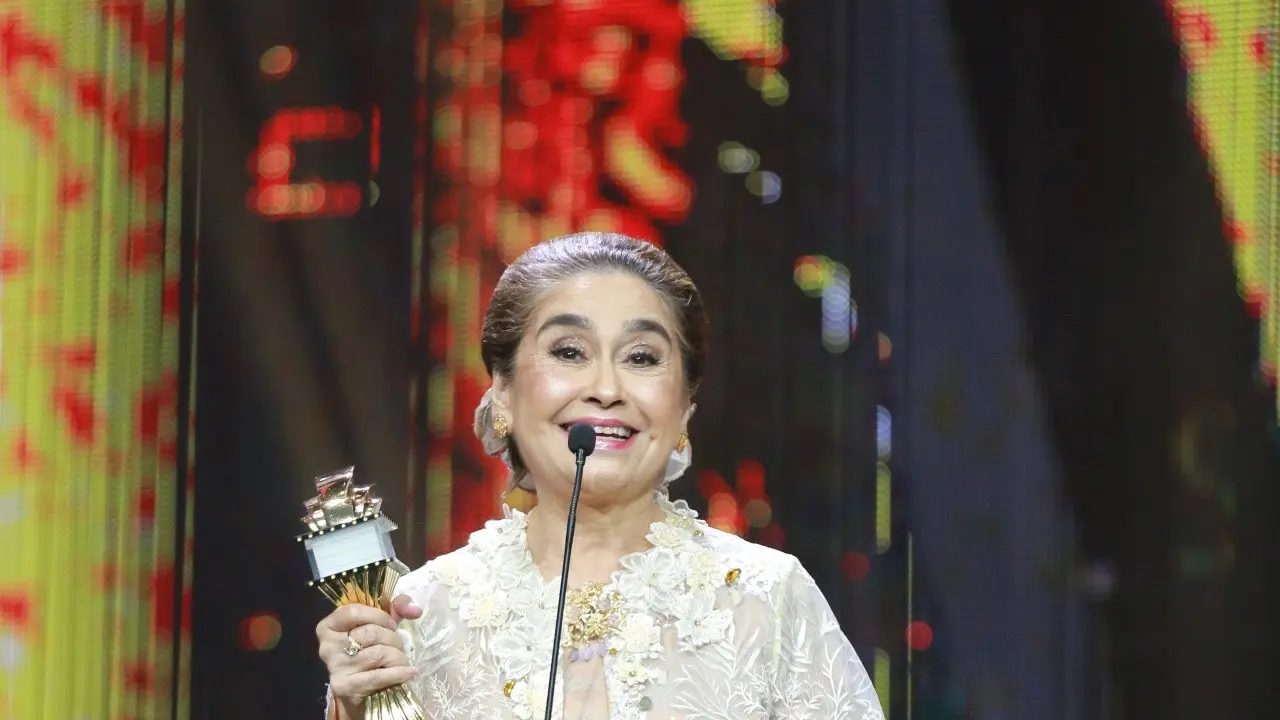 [Fimela] Marini Soerjosoemarno (Pemeran pendukung wanita terbaik) Film Asih)