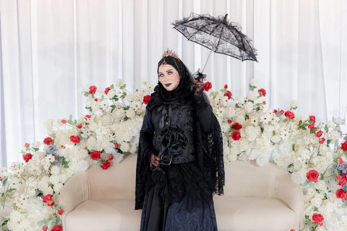 Pengantin Wanita Tampil Bak Vampir di Resepsi Pernikahan