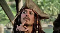 Johnny Depp di Pirates of the Caribbean. Foto: via screencrush.com