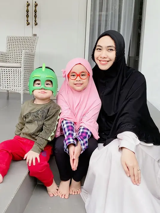 Oki Setiana Dewi (Instagram/okisetianadewi)