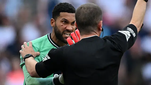 Foto: Momen Dramatis Kemenangan Tottenham Hotspur atas Sheffield United, Diwarnai 14 Kartu Kuning, 1 Kartu Merah dan 12 Menit Injury Time