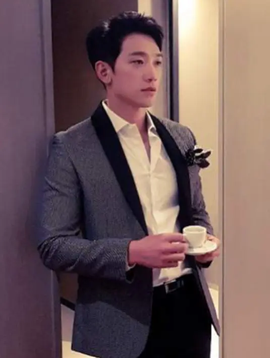 Rasa penasaran penggemar Kim dan Rain tentu semakin menjadi usai pemberitaan soal lahirnya putri pertama mereka tak beredar kabar selanjutnya. Di lain sisi, Allkpop juga mewartakan berita bahagia ini. (Instagram/taehee35)