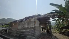 Cerita Pilu Keluarga di Luwu, 8 Tahun Hidup di Rumah Nyaris Roboh
