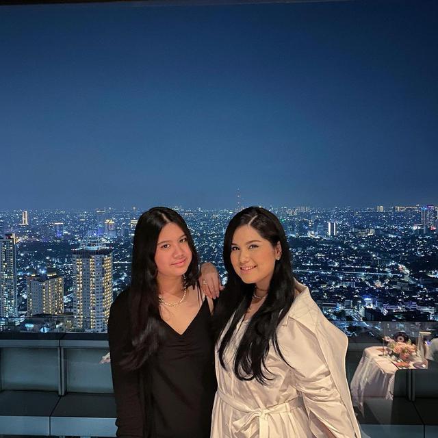 6 Momen Kompak Annisa Pohan dan Almira, Ibu Anak yang Disebut Bak Kakak Adik