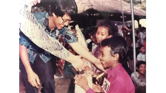 5 Potret Kenangan Glenn Fredly Saat Masih Kecil, Anak yang Ceria