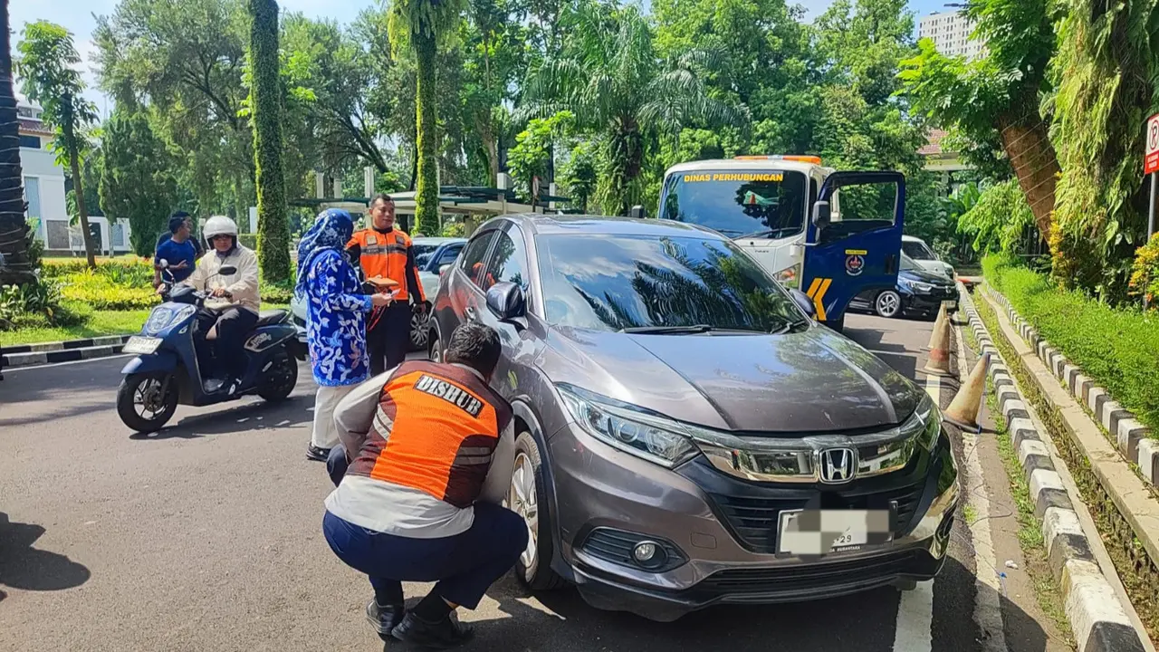 Kendaraan ASN Terjaring Parkir Liar Di Lingkungan Balai Kota Depok