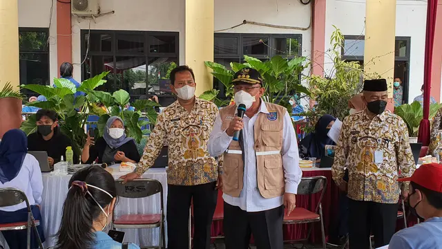 Wali Kota Depok Tinjau Pelaksanaan Vaksinasi Covid-19