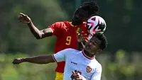 Timnas Indonesia U-23 Vs Timnas Guinea U-23. (Bola.com/Dok.AFP/MIGUEL MEDINA).