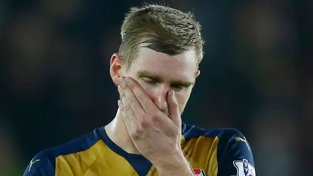 20151227- Ekspresi Kekalahan Arsenal Usai Dibantai Southampton-Reuters