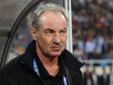 Prestasi terbaik Timnas Indonesia di ajang Piala AFF adalah lima kali sebagai runner-up dari total 12 kali penyelenggaraan mulai 1996 hingga 2018. Dari kelimanya, terdapat empat pelatih yang berperan di dalamnya. Berikut keempat pelatih tersebut. (AFP/Hoang Dinh Nam)