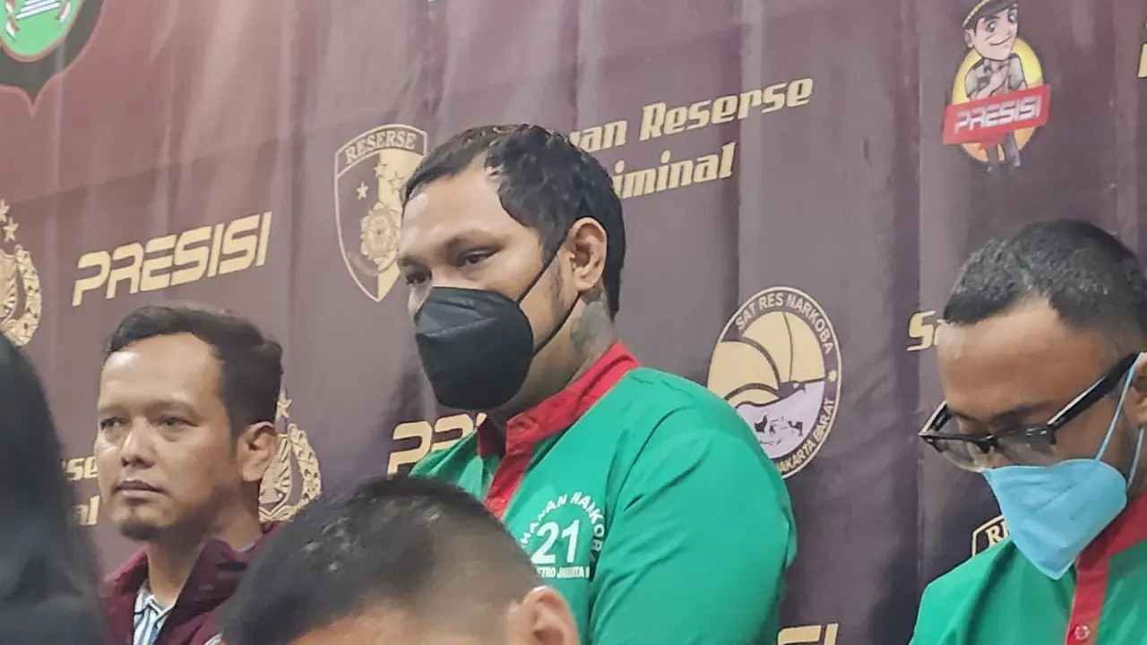 Musisi Muhammad Virgoun Putra Tambunan atau yang akrab disapa Virgoun meminta maaf kepada semua pihak karena telah menggunakan narkoba. (Merdeka).
