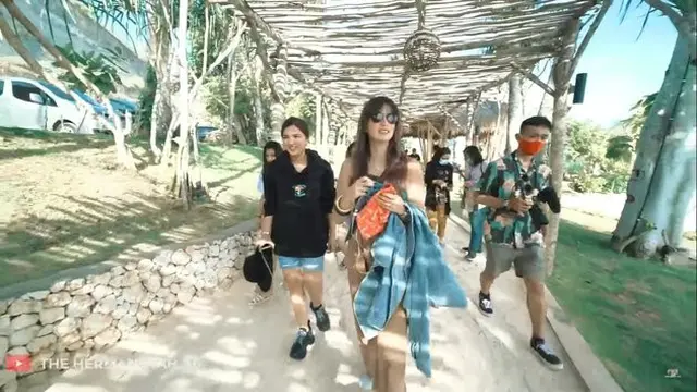 6 Momen Liburan Ashanty dan Nia Ramadhani di Bali, Sempat Takut Naik Helikopter