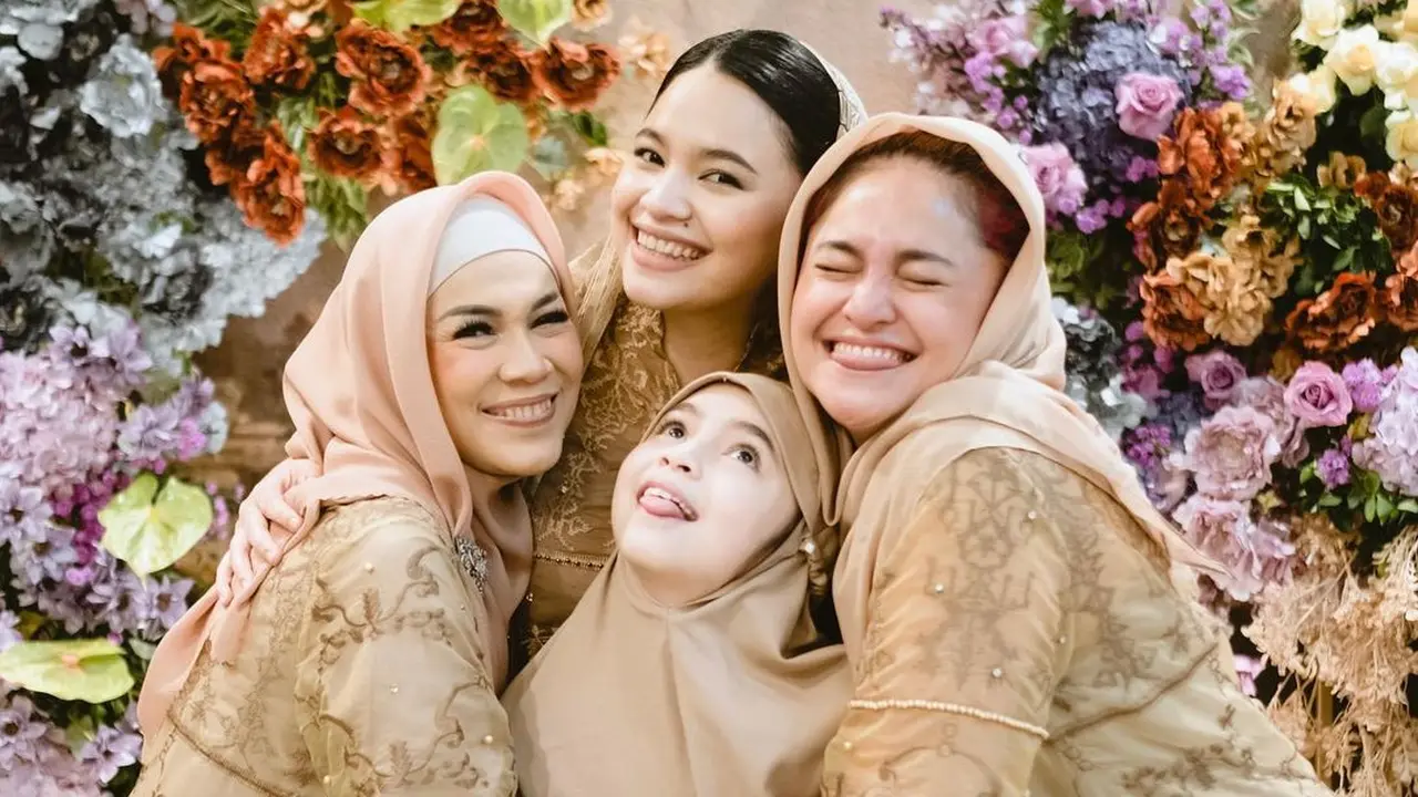 Alyssa Ramadhani, adik Marshanda, melangsungkan pengajian jelang menikah