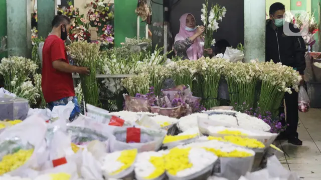 Berburu Bunga Hias Jelang Idul Fitri