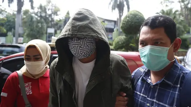 Ditemani Widi Mulia, Ini 7 Potret Dwi Sasono Dipindahkan ke RSKO Cibubur