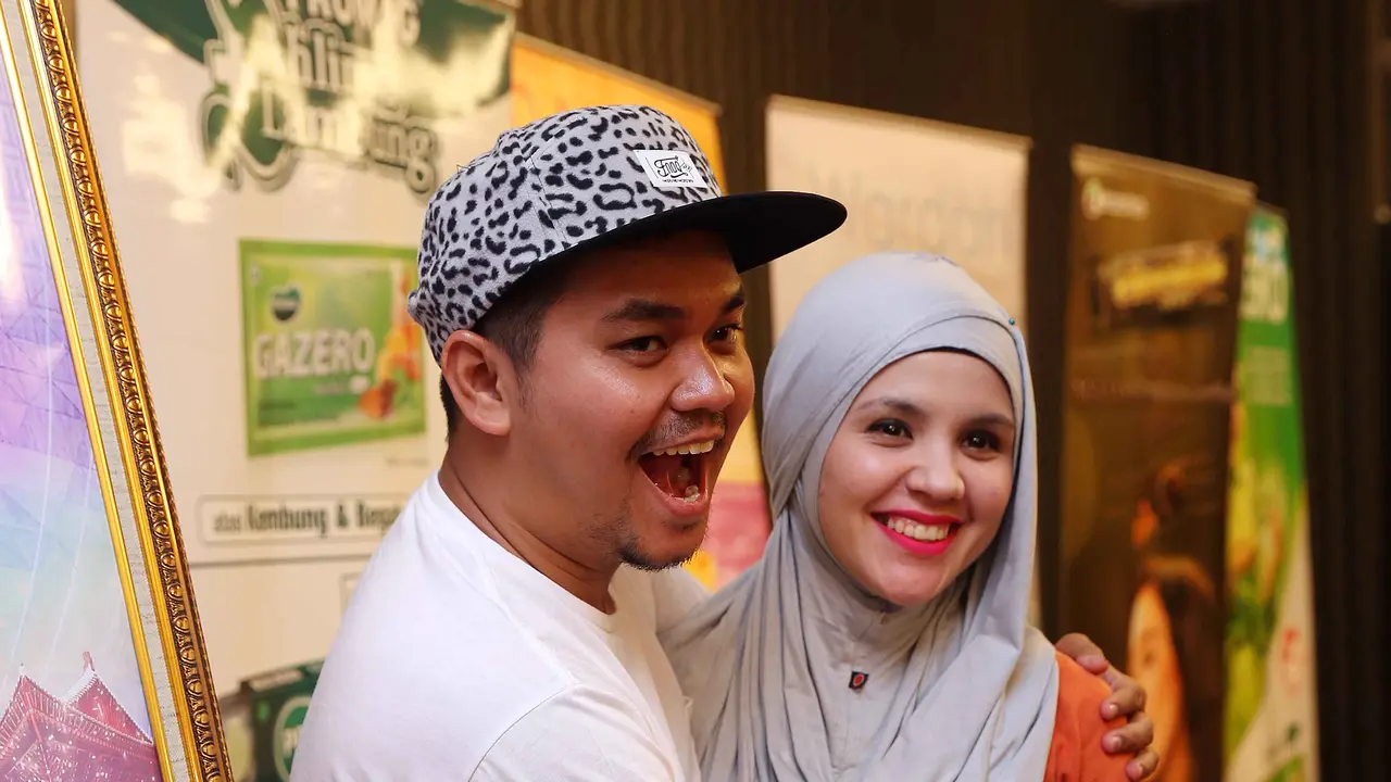Indra Bekti dan istri