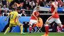 Xherdan Shaqiri berasal dari Kosovo, yang selama bertahun-tahun terlibat dalam banyak peperangan. Ia dan keluarganya pindah ke Swiss tahun 1992. (AFP/Philippe Lopez)
