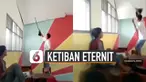 Hal tidak terduga terjadi ketika siswa itu mendorong-dorong eternit.