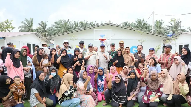 Mendagri Tito Karnavian Serahkan Bantuan di Huntara Aceh Tamiang, Tegaskan Pentingnya Pemulihan Layanan Publik