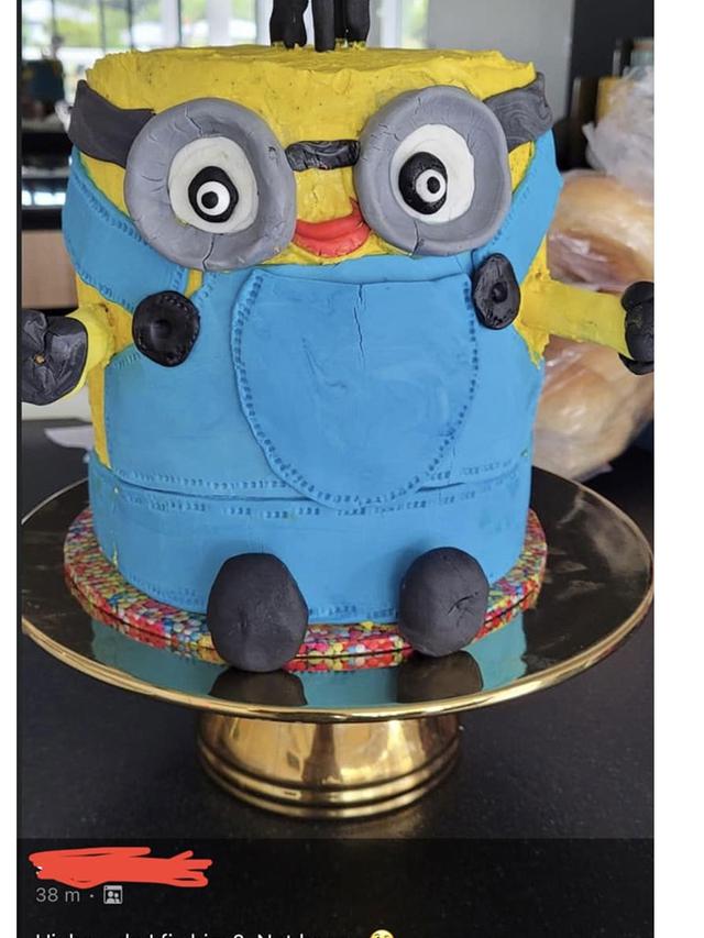 10 Potret Realita saat Pesan Kue Karakter Ini Bikin Gigit Jari