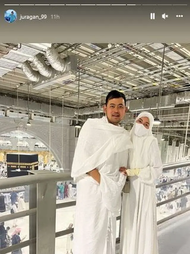6 Potret Shandy Purnamasari dan Gilang Widya Pramana Jalani Ibadah Umrah