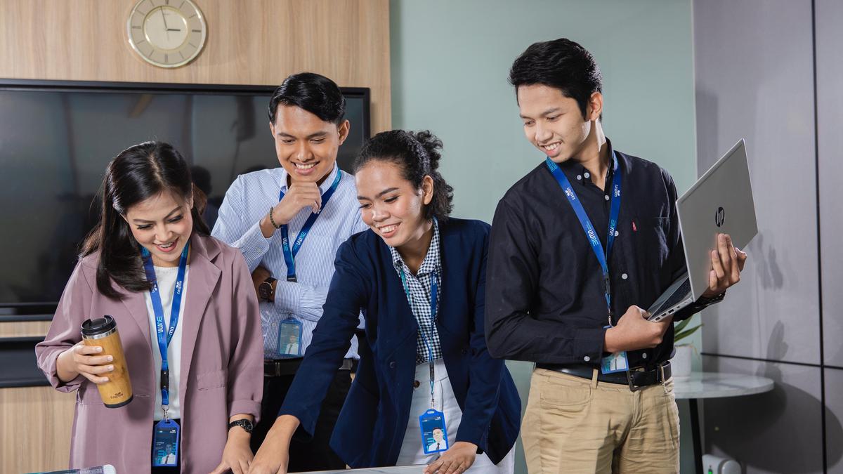 5 Tanda Rekan Kerja Mulai Menjauh, Apakah Mereka Tidak Menyukaimu Lagi?