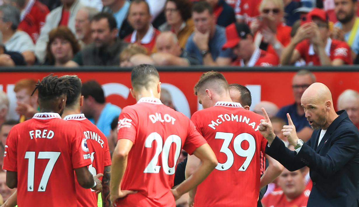 Debut suram Erik ten Hag bersama Manchester United di Liga Inggris benar-benar terjadi. Setan Merah harus takluk 1-2 dari tamunya Brighton and Hove Albion di pekan pertama Liga Inggris musim 2022/2023, Minggu (7/8/2022) malam WIB. (AFP/Lindsey Parnaby)