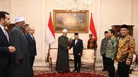 Wakil Presiden (Wapres) Ma'ruf Amin menerima Grand Syekh (Imam Besar) Al-Azhar Ahmad Muhammad Ahmad At Tayyeb Al Hassani, di Istana Wakil Presiden, Rabu (10/07/2024). (Istimewa)