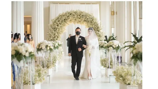 7 Potret Detail Gaun Pernikahan dan Makeup Felicya Angelista, Tampil Memesona
