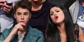 Selena Gomez dan Justin Bieber memang tengah berpisah untuk sementara. Namun sepertinya, hal itu menyiksa Justin Bieber. (ELLE)