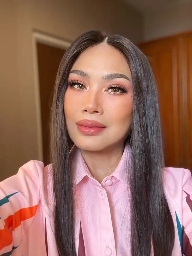 10 Model Rambut Panjang Lurus Ala Titi DJ, Inspirasi Gaya Elegan dan Menawan