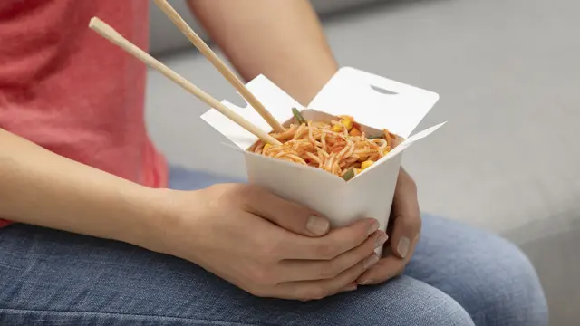 Selalu perhatikan masa simpan makanan instan sebelum dikonsumsi